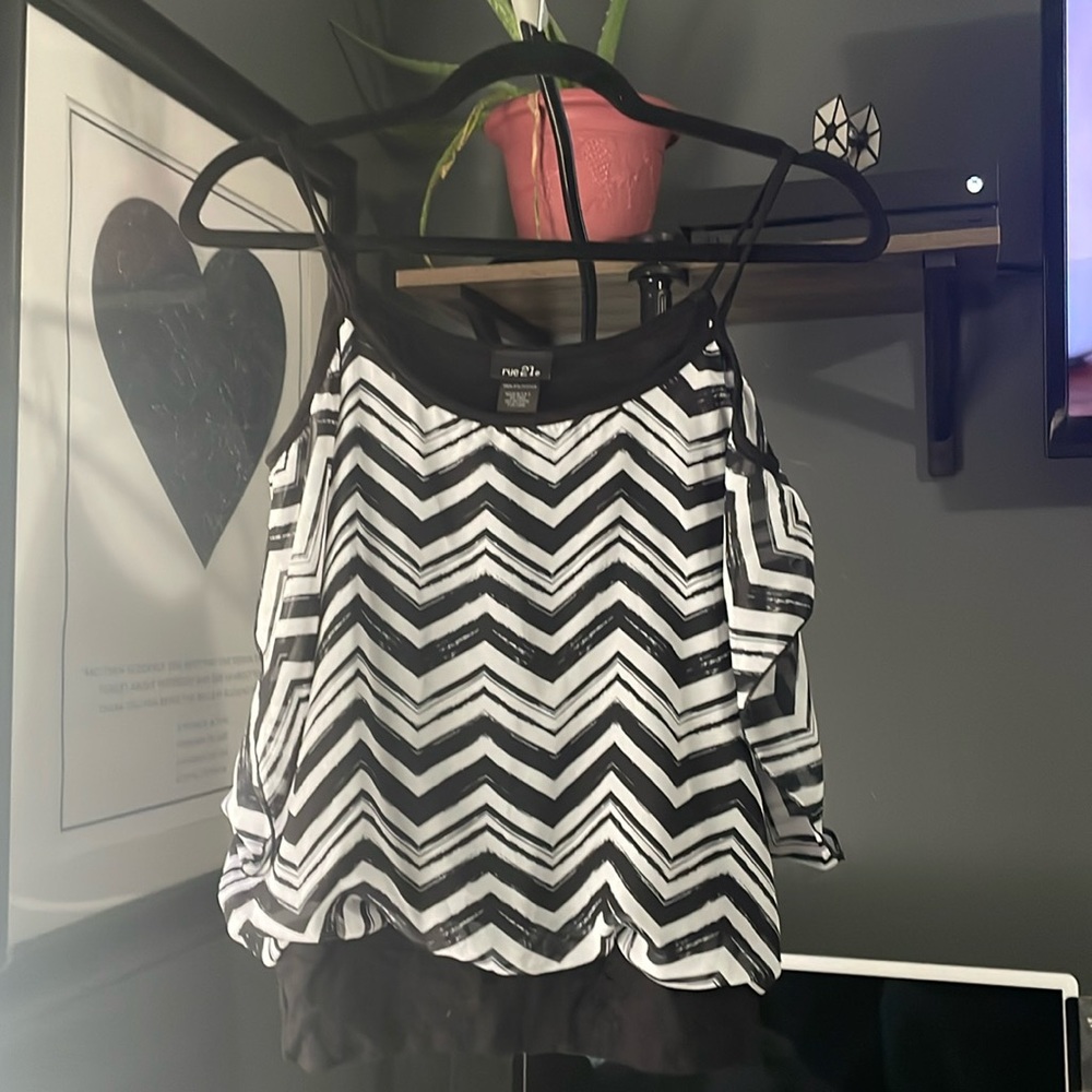 Flowy Pattern Tank Top